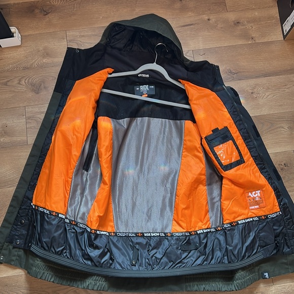Ride Snowboards jacket - Picture 5 of 5